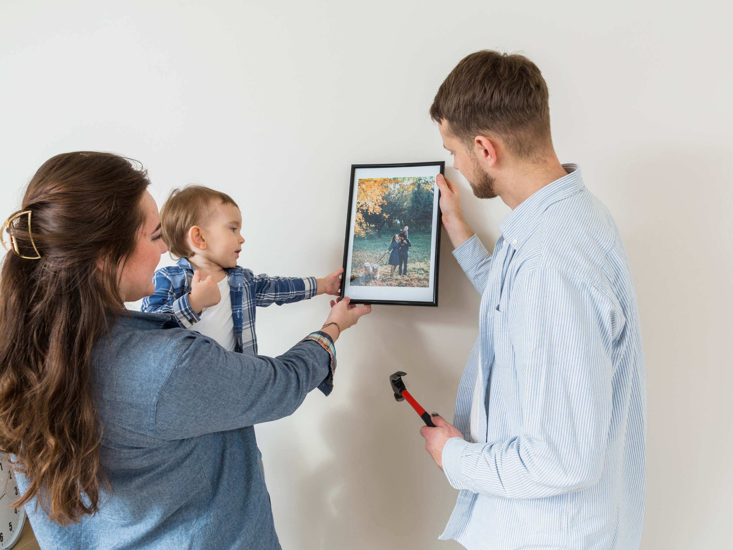 how long after painting can i hang pictures